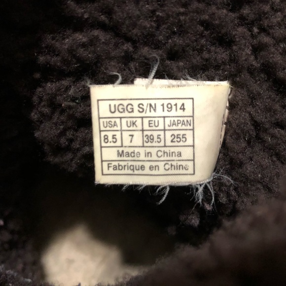 UGG 'Bellvue II' Leather Boot. - Picture 9 of 9